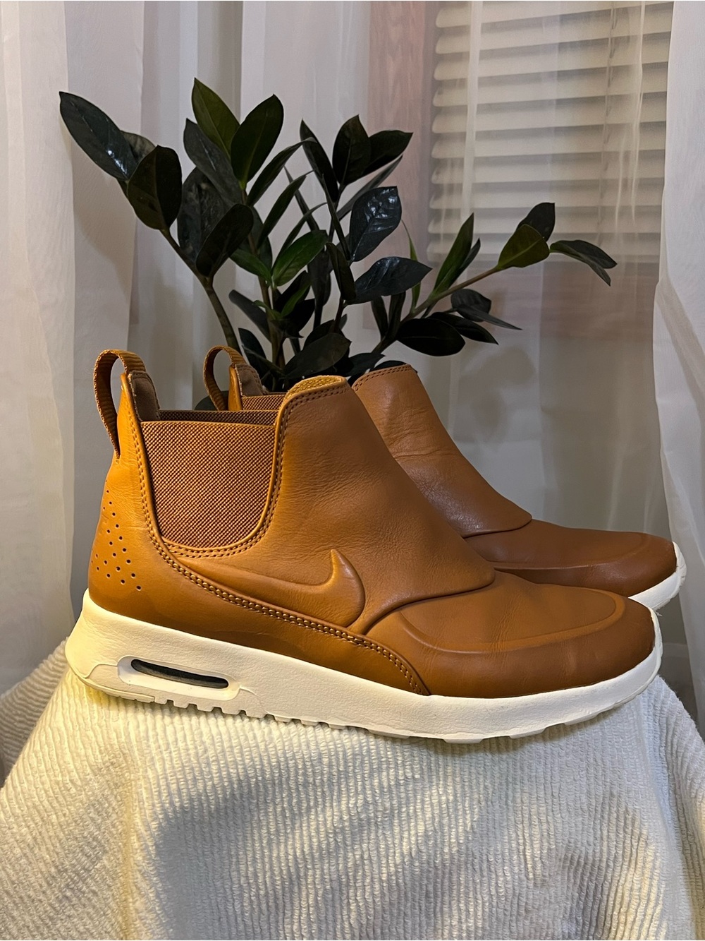 Nike Air Max Thea mid Brown Leather Chelsea-Style Sneaker with White Sole